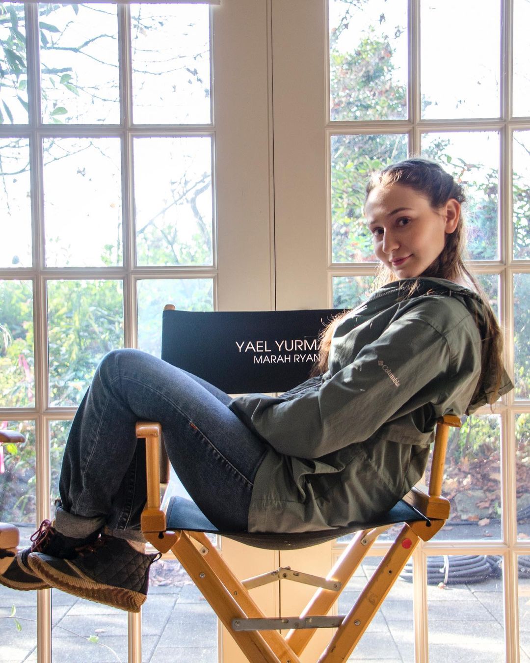 Yael Yurman at the sets of Netflix's 'Firefly Lane'