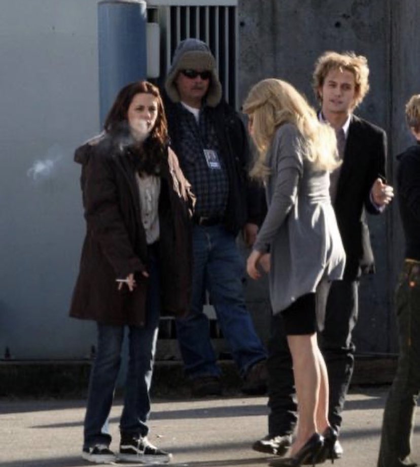 'Twilight' cast is seen smoking outside their set.