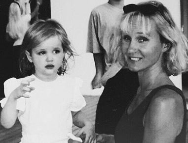 Lisa Vicari with her mother when she was young